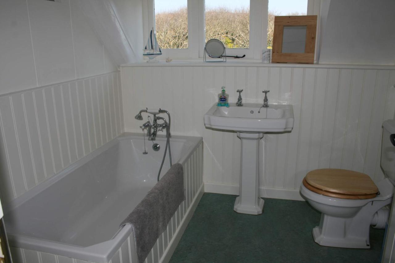 Greystone Cottage - Sea Views, Short Stroll To A Beautiful Sandy Beach Brook  Dış mekan fotoğraf