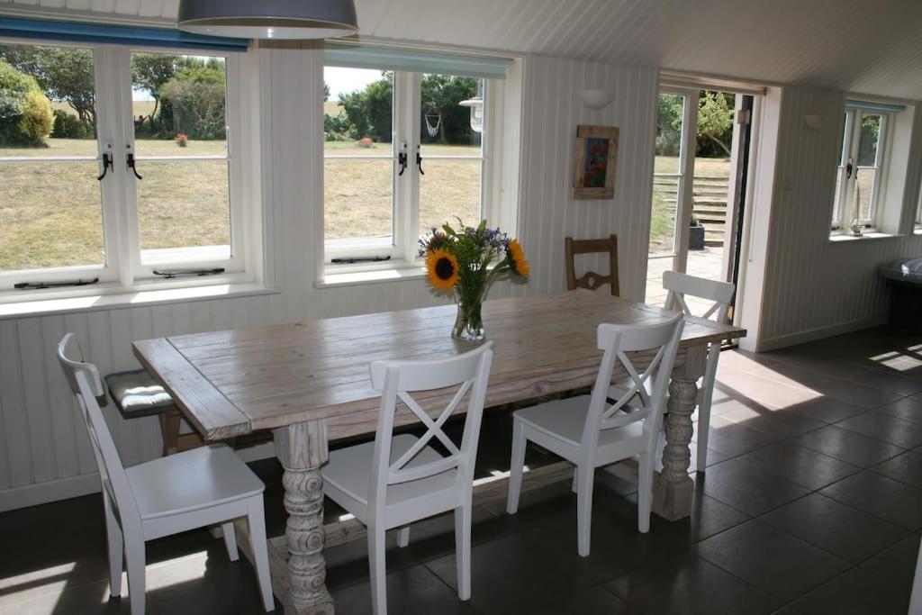 Greystone Cottage - Sea Views, Short Stroll To A Beautiful Sandy Beach Brook  Dış mekan fotoğraf